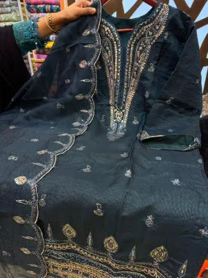 Quata Fabric Embroidery Party Set